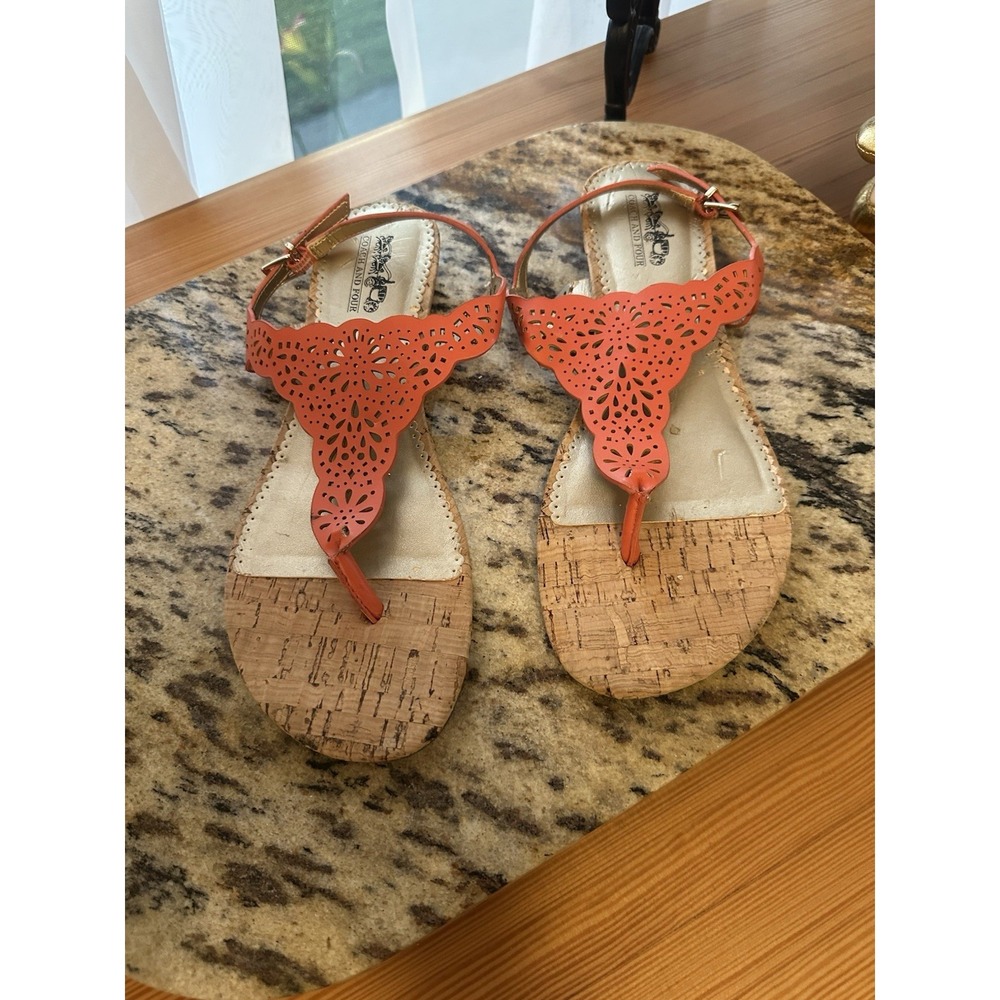 Coach & Four Laser Cut Medallion Cork Thong Sandals Sz8.5